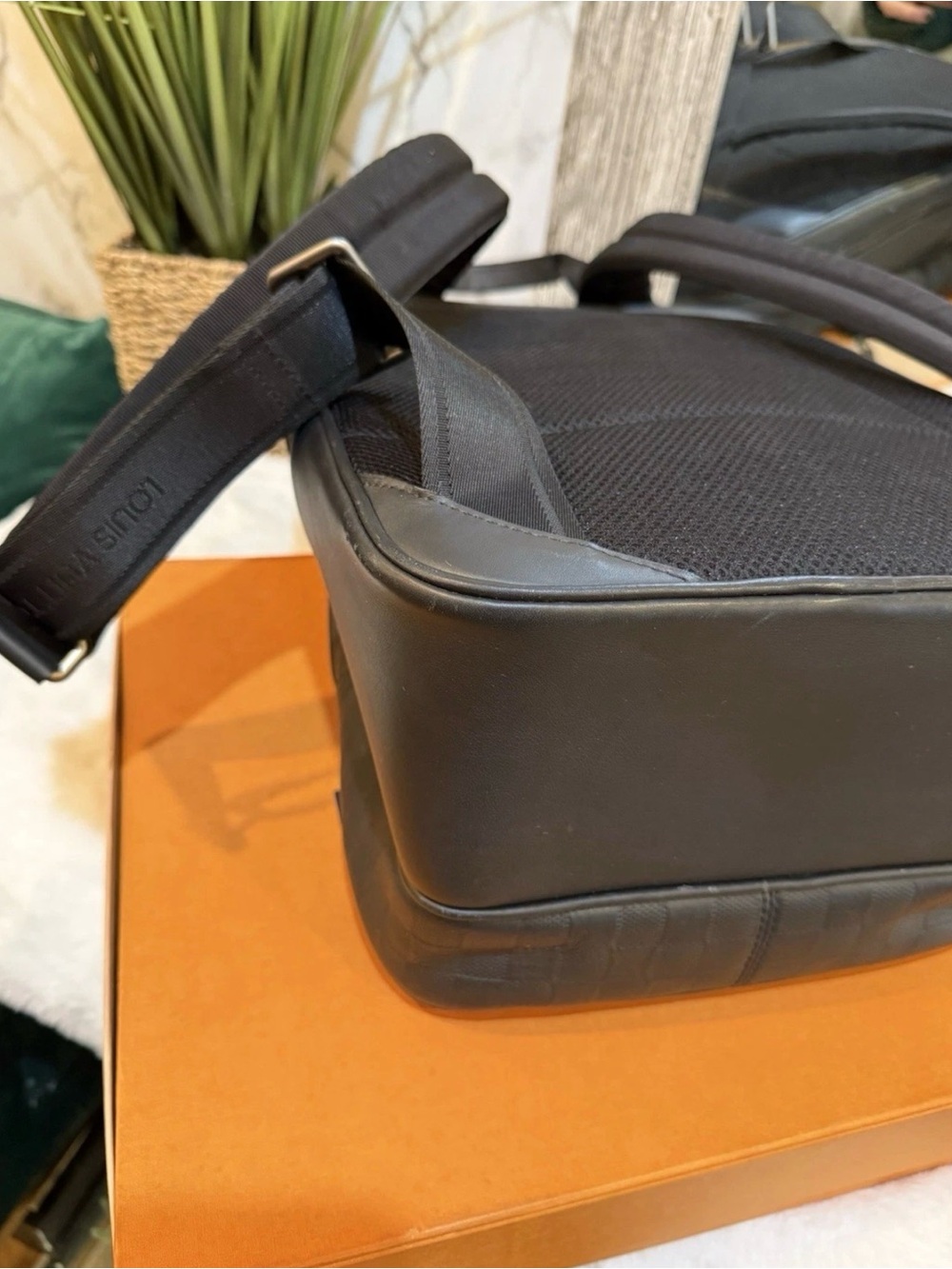 Louis Vuitton Men's Black Damier Graphite Backpack - Picture 9 of 15